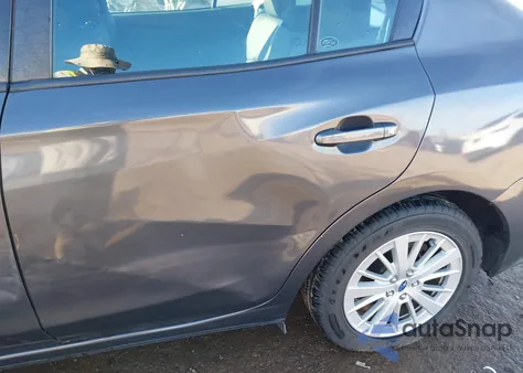 2018 Subaru Impreza 2.0I Premium z USA, uszkodzony, nr VIN 4S3GKAD60J3615063